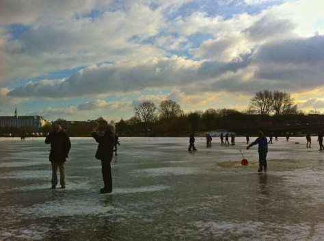 hamburg frozen alster