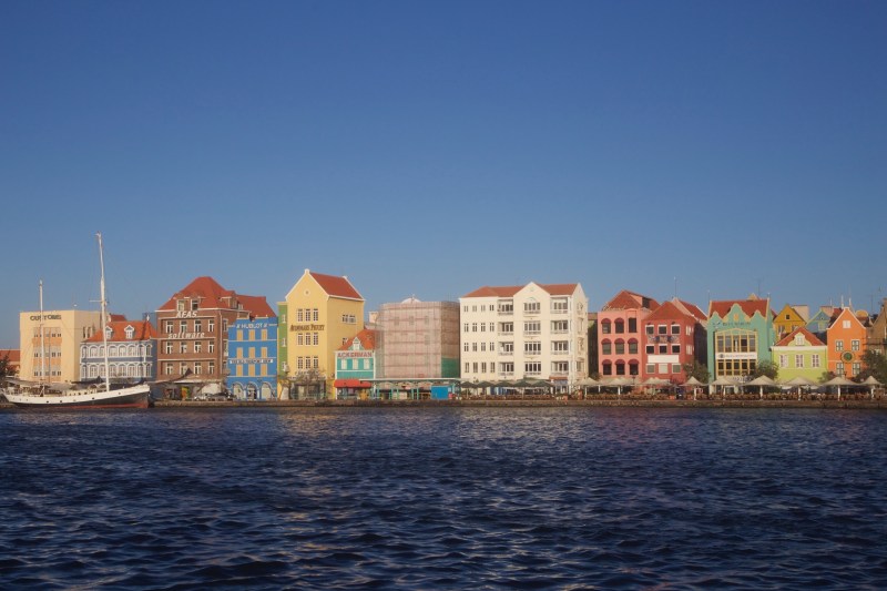 curacao willemstad colurful buildings