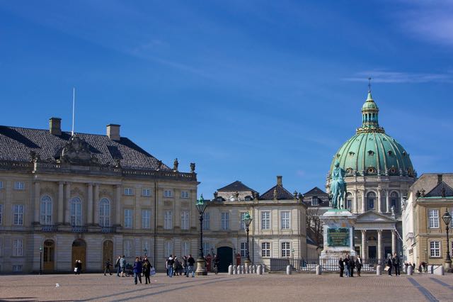 things to do in copenhagen amalienborg slot
