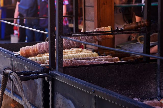 things to do in prague eat trdelnik