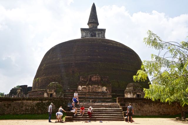 Visiting ancient city Pollonaruwa Sri Lanka - Rakoth Vehara Dagoba