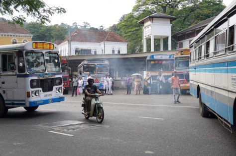 2 days in Kandy Central Province of Sri Lanka - Bus Station