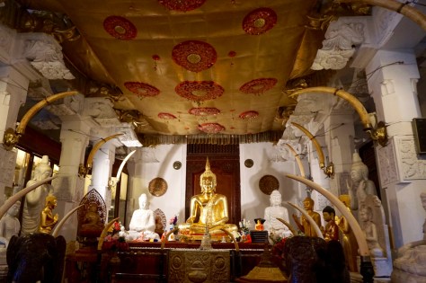 2 days in Kandy Central Province of Sri Lanka - Temple of the Sacred Tooth Relic - Sri Dalada Maligawa - Sacred temple for buddhist